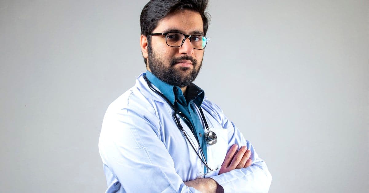 How Many Grafts Do I Need? Hair Transplant Graft Calculator Guide