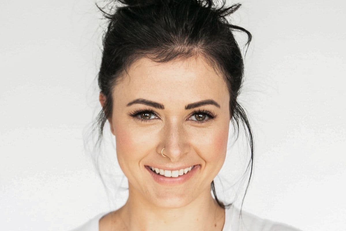 E-Max vs Zirkonya Kronlar: Gülüşünüz için Hangi Malzeme En İyi?